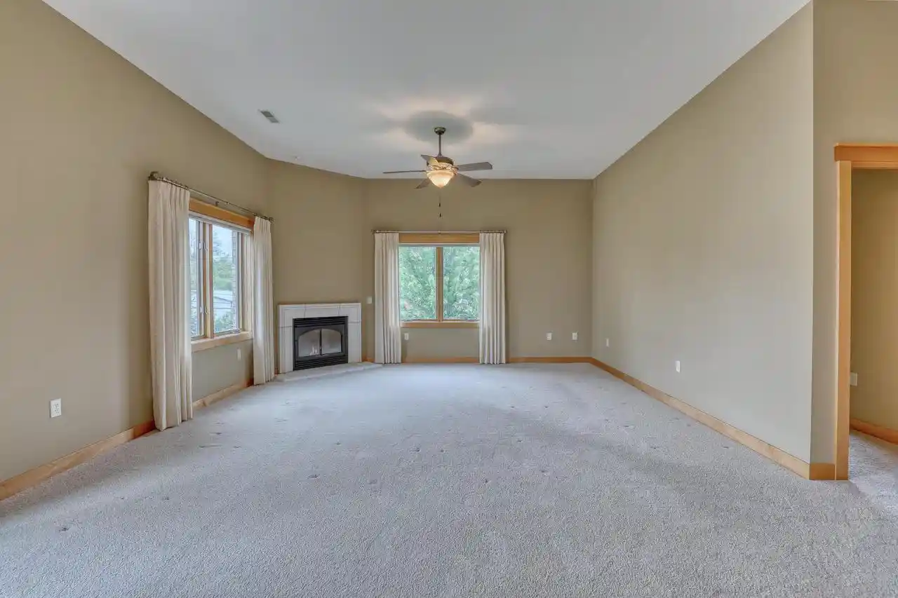 Homes for sale in Okauchee, WI | N51w34861 Wisconsin Avenue Avenue #2110, Okauchee, WI 53069 | MLS# 1963726