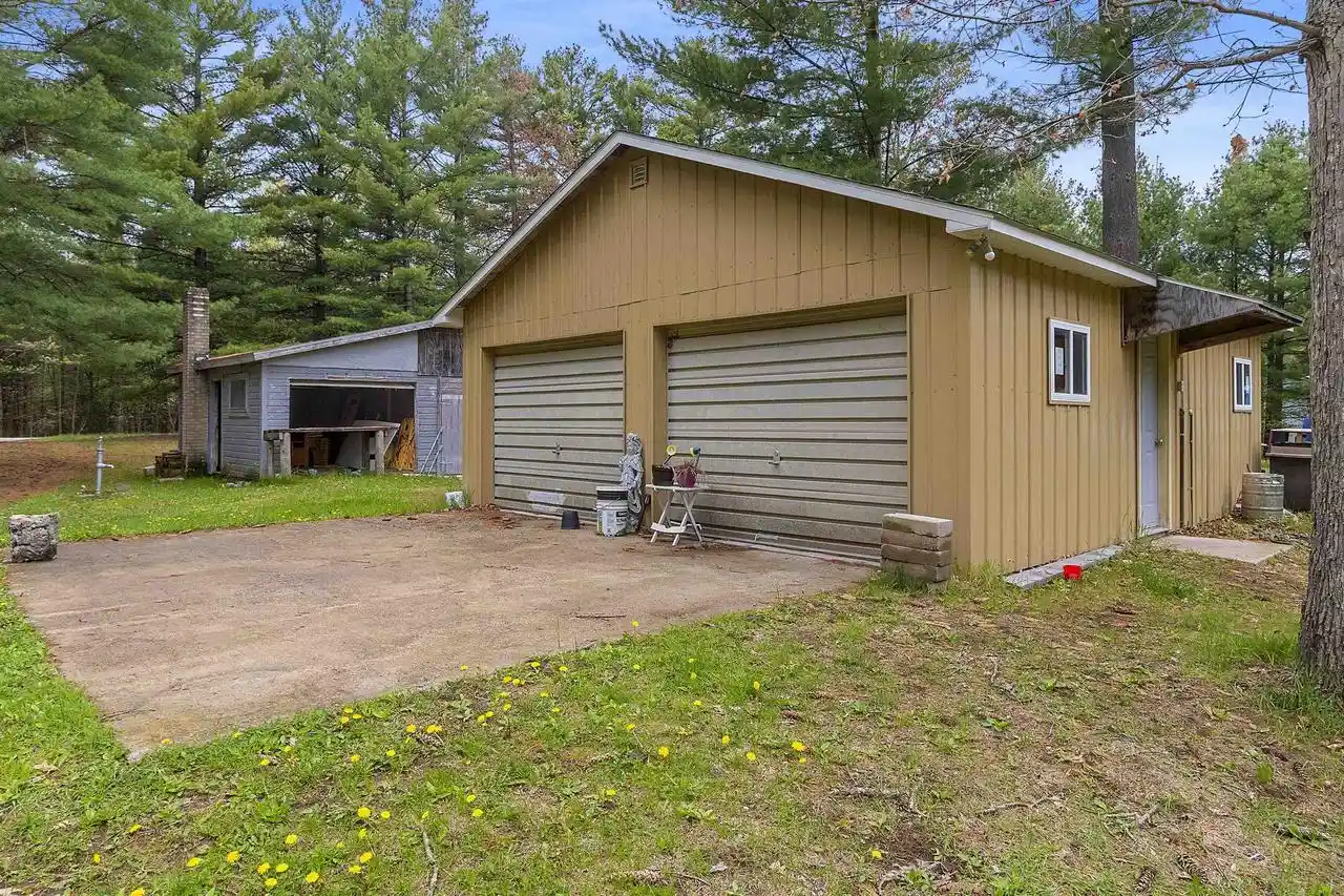 Homes for sale in Peshtigo, WI | N2972 Right Of Way Road Road, Peshtigo, WI 54157 | MLS# 50325963