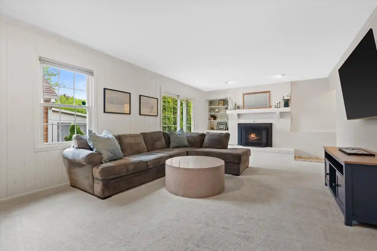 Homes for sale in Wauwatosa, WI | 8905 W Meinecke Avenue Avenue, Wauwatosa, WI 53226 | MLS# 1963760