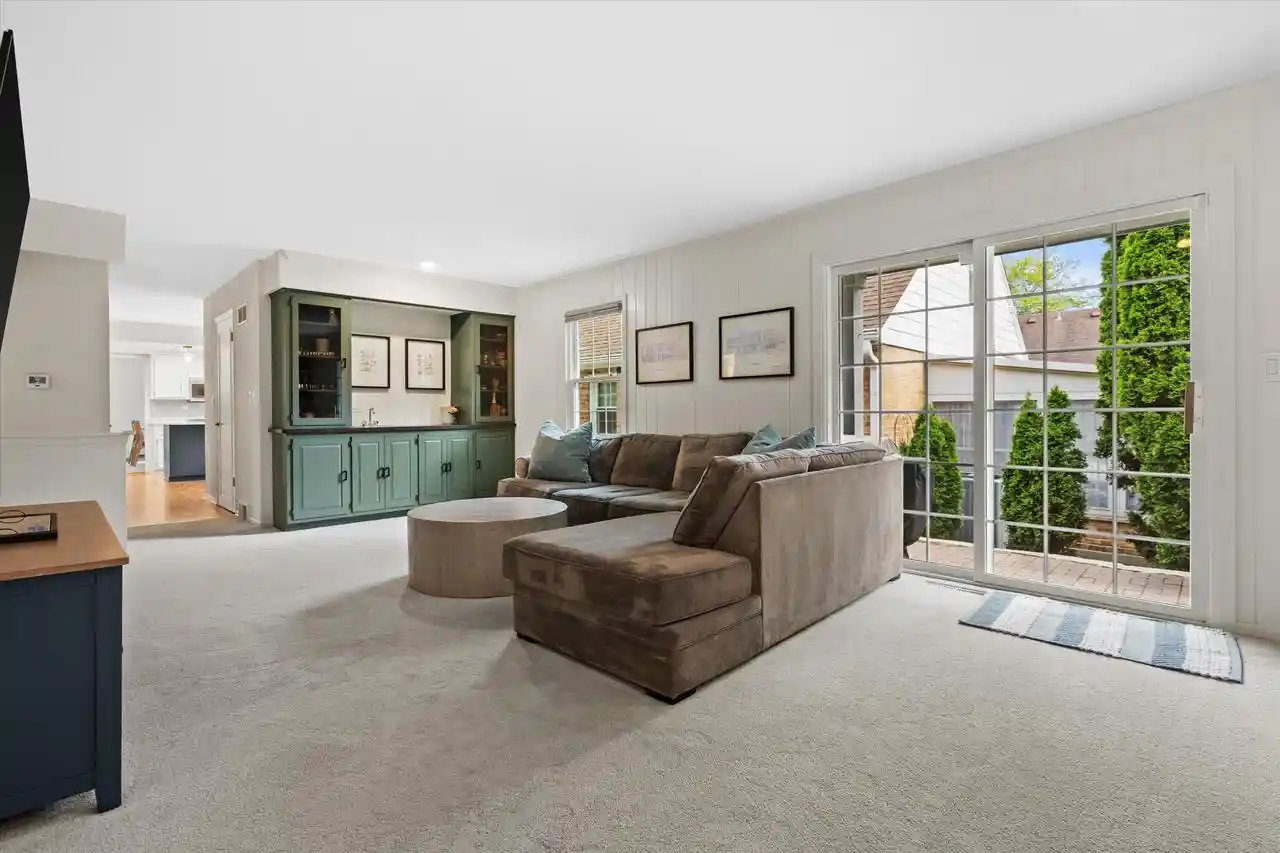 Homes for sale in Wauwatosa, WI | 8905 W Meinecke Avenue Avenue, Wauwatosa, WI 53226 | MLS# 1963760
