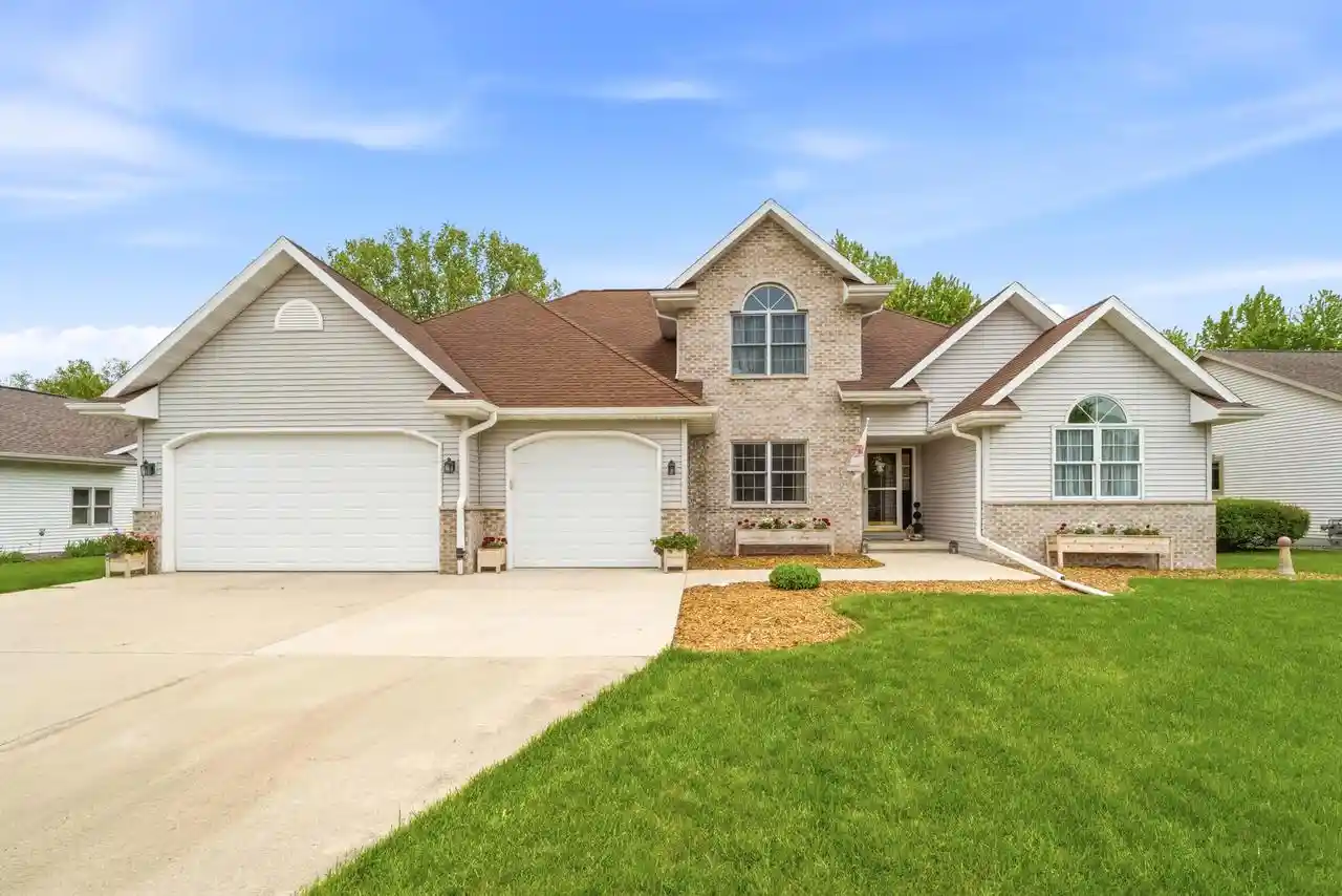 Homes for sale in Fond Du Lac, WI | W5148 Kennedy Dr Dr, Fond Du Lac, WI 54937 | MLS# 1963779