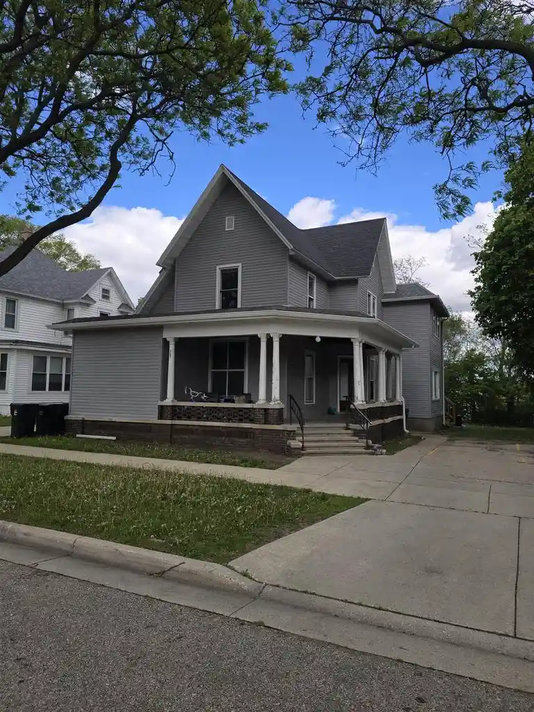 Homes for sale in Beloit, WI | 747 Parker Avenue Avenue, Beloit, WI 53511 | MLS# 2024021