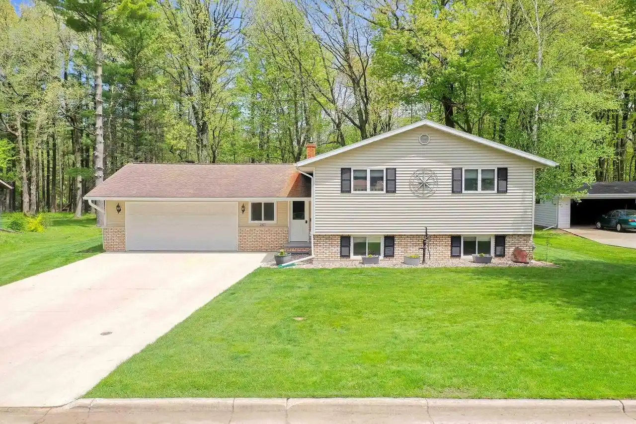 Homes for sale in Shawano, WI | 247 Northridge Dr Dr, Shawano, WI 54166 | MLS# 50326016