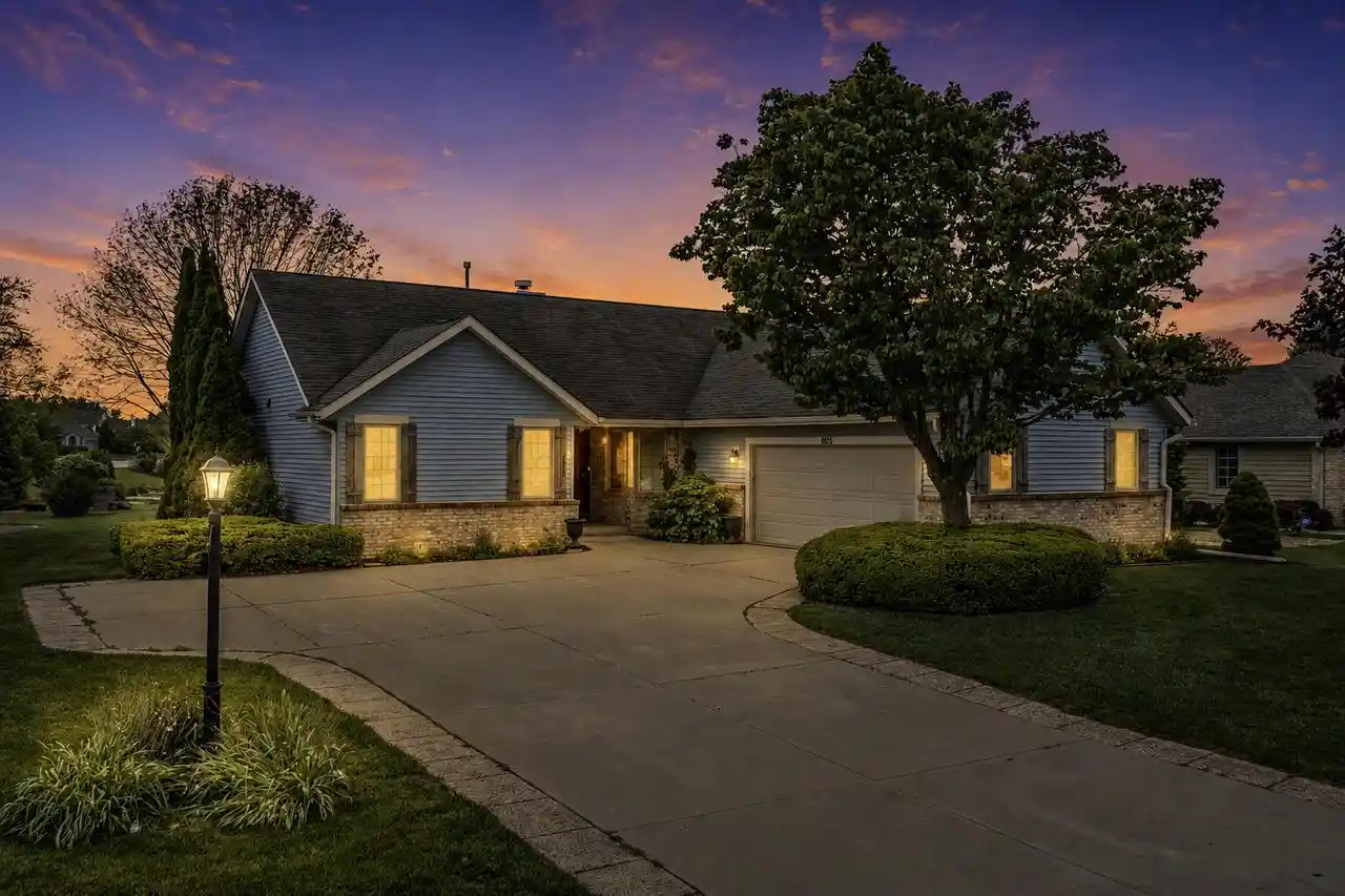 Homes for sale in Racine, WI | 6615 Chesapeake Road Road, Racine, WI 53406 | MLS# 1963825