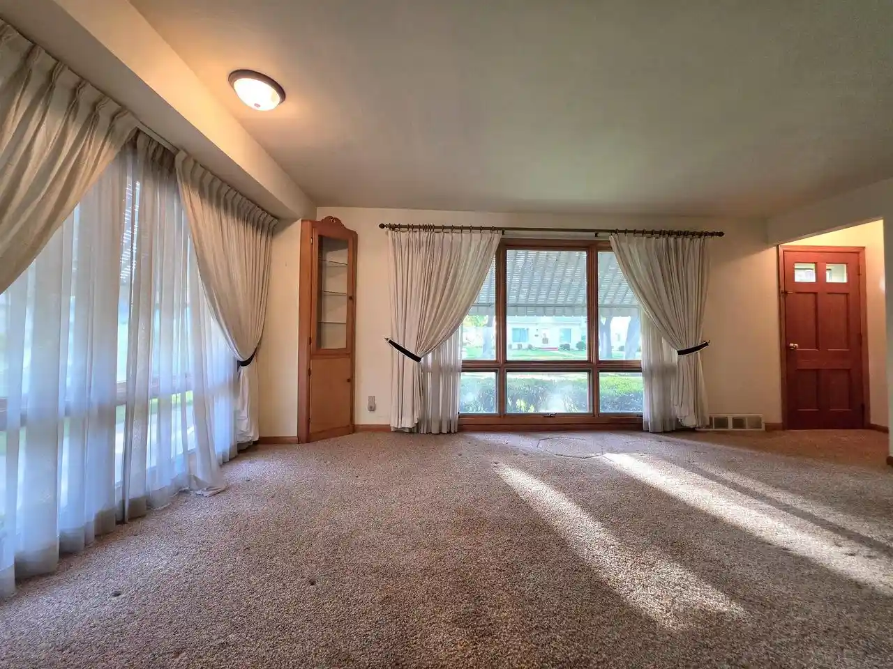 Homes for sale in Green Bay, WI | 830 Winford Avenue Avenue, Green Bay, WI 54303 | MLS# 50326019