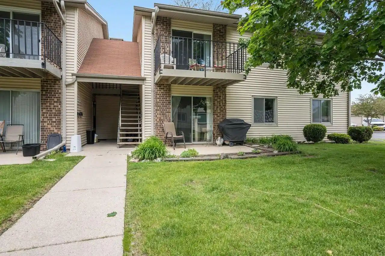 Homes for sale in Germantown, WI | W170n11523 Armada Dr Dr #14, Germantown, WI 53022 | MLS# 1963841