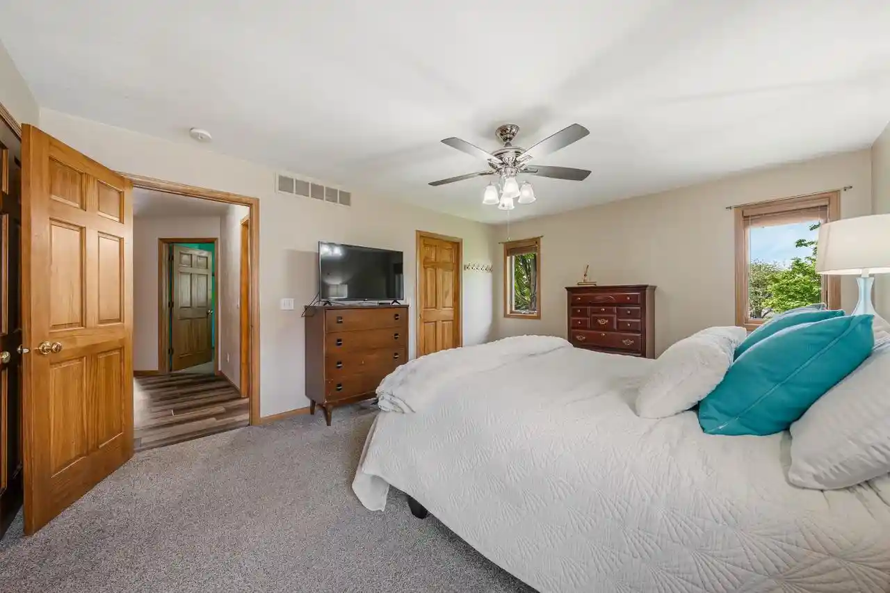 Homes for sale in Neenah, WI | 2521 Bishops Lane Lane, Neenah, WI 54956 | MLS# 50326005