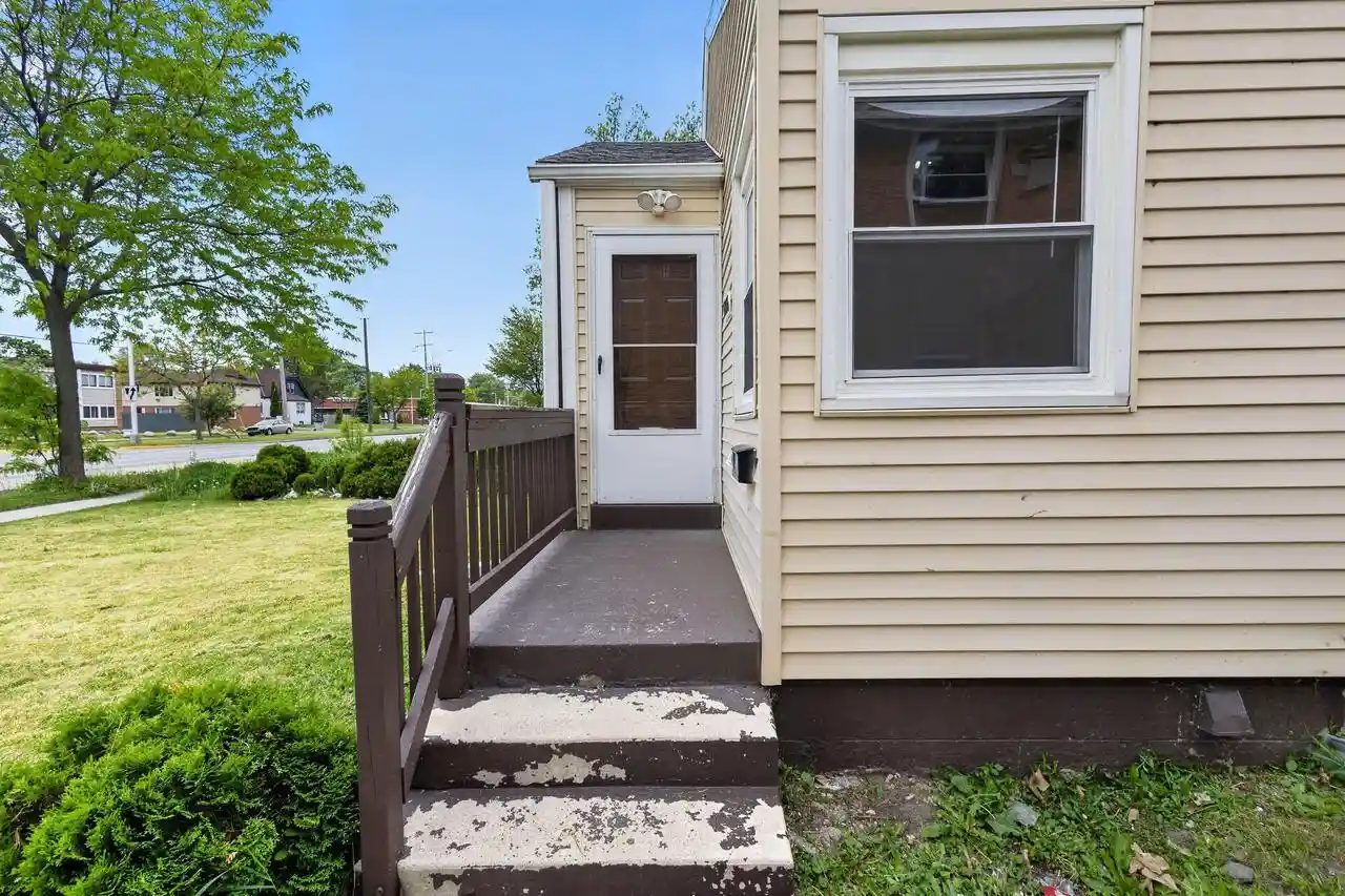 Homes for sale in Milwaukee, WI | 4806 W Hampton Avenue Avenue, Milwaukee, WI 53218 | MLS# 1963858