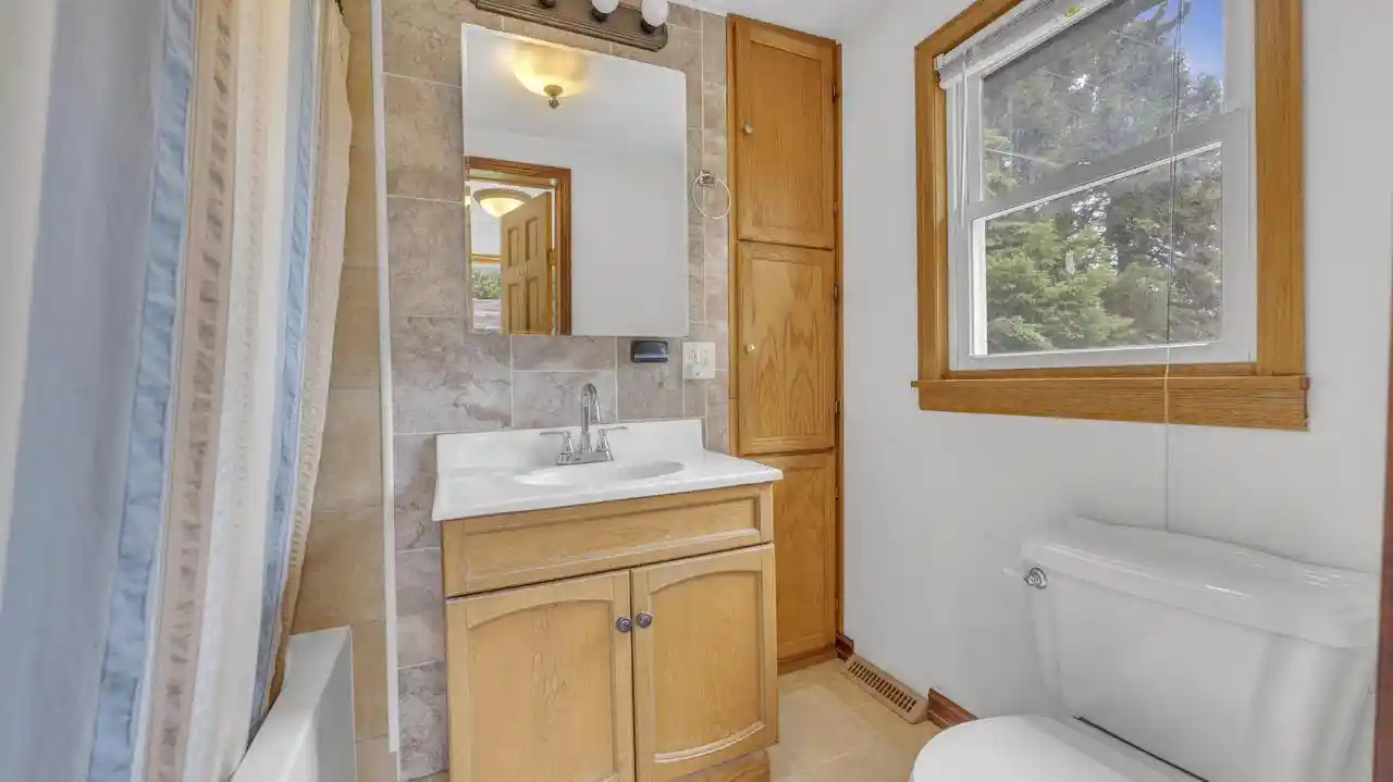 Homes for sale in Sheboygan, WI | 1813 Washington Avenue Avenue #1817, Sheboygan, WI 53081 | MLS# 1963873