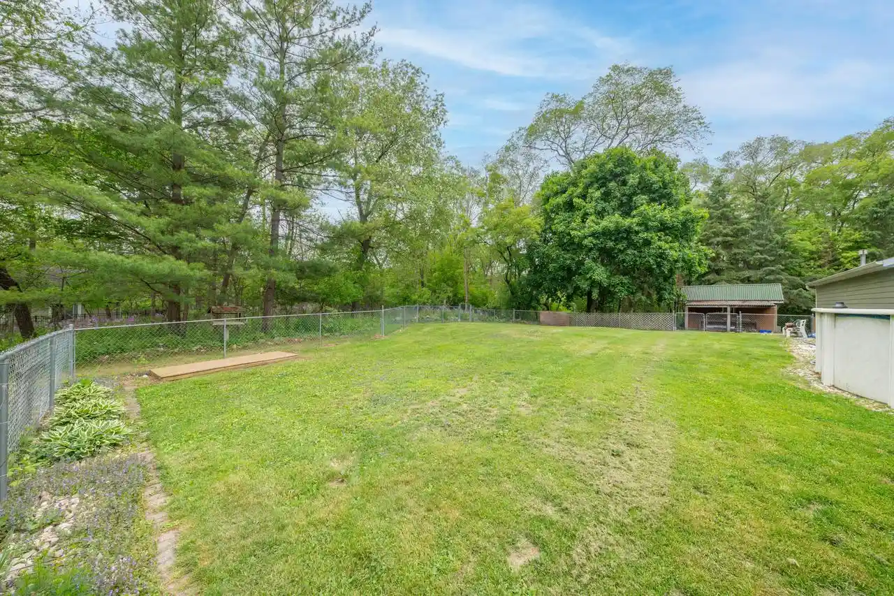 4th image of N29W29951 Shel-Mar Dr Dr, Pewaukee, WI 53072 | MLS# 1963874