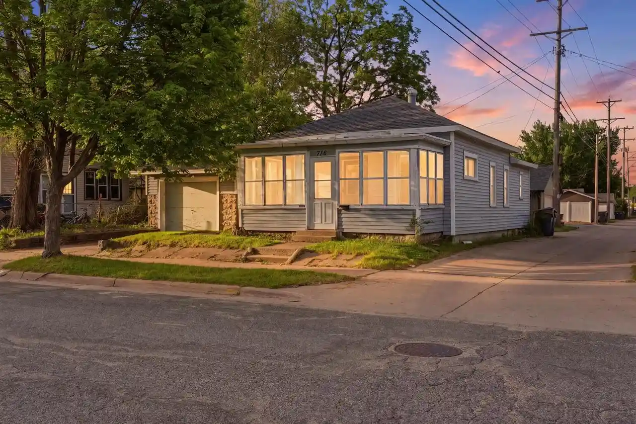 Homes for sale in La Crosse, WI | 716 St James Street Street, La Crosse, WI 54603 | MLS# 1963897