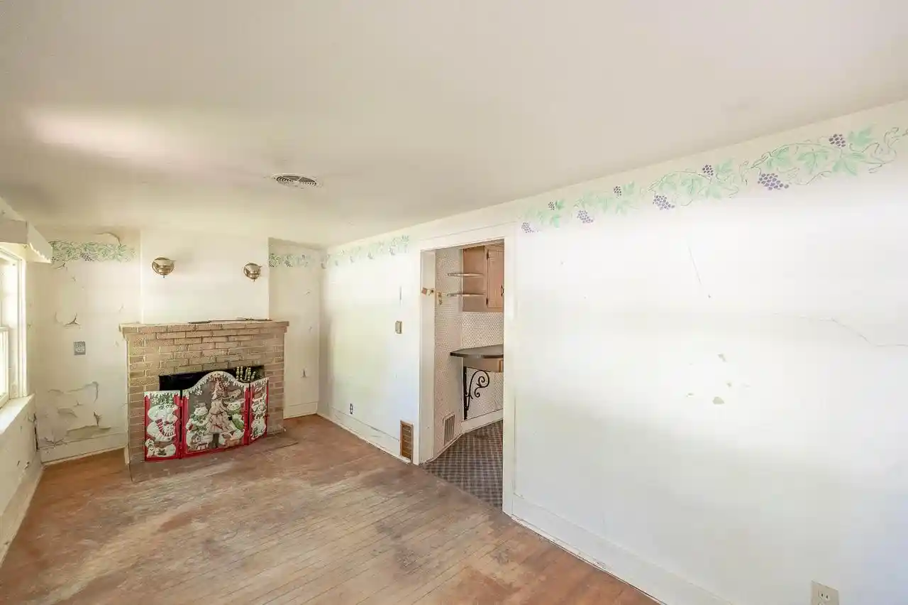 4th image of 803 E Lisbon Road Road, Oconomowoc, WI 53066 | MLS# 1963906