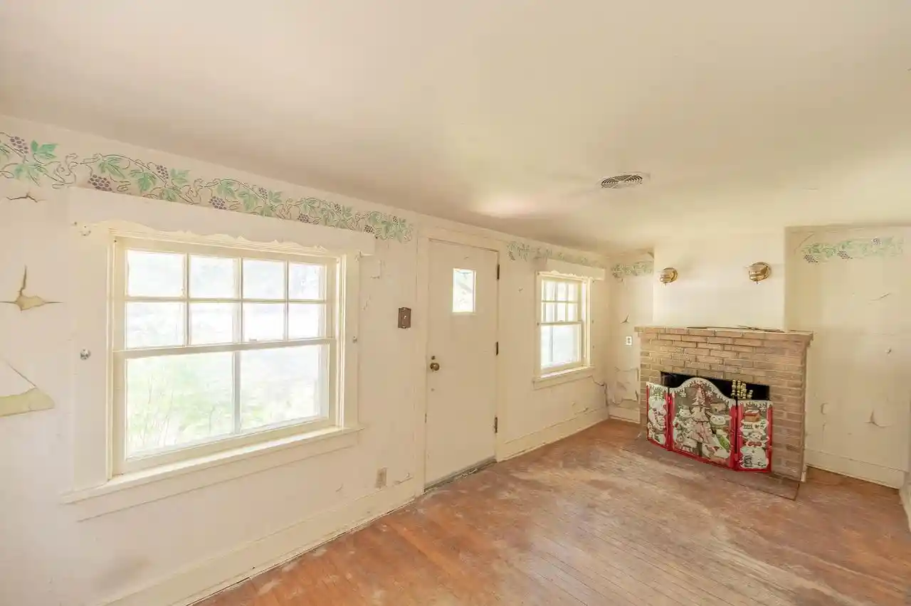 5th image of 803 E Lisbon Road Road, Oconomowoc, WI 53066 | MLS# 1963906