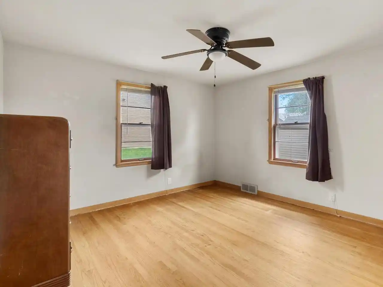 Homes for sale in Manitowoc, WI | 611 S 32Nd Street Street, Manitowoc, WI 54220 | MLS# 1963912