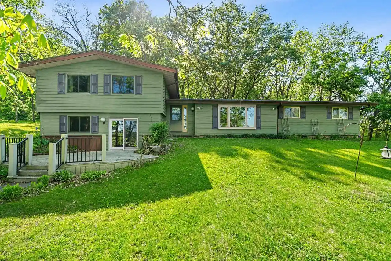Homes for sale in Green Lake, WI | N6219 Sunnyside Road Road, Green Lake, WI 54941 | MLS# 2024100