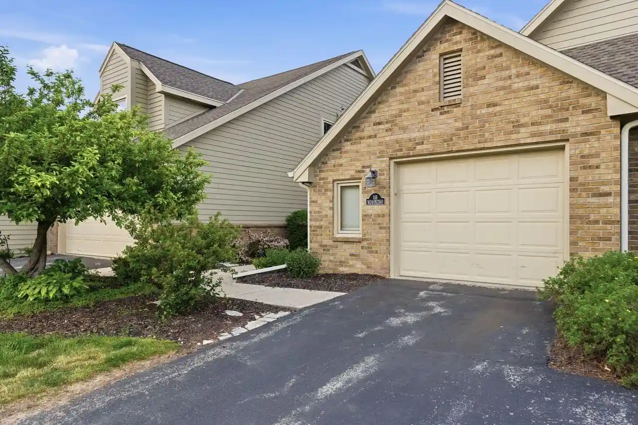 Homes for sale in Pewaukee, WI | W240n2160 Dorchester Dr Dr #11B, Pewaukee, WI 53072 | MLS# 1963940