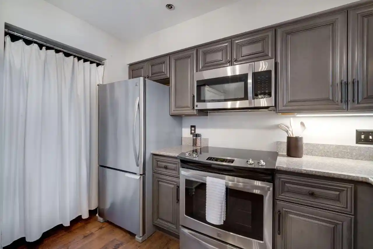 Homes for sale in Milwaukee, WI | 234 Broadway, Milwaukee, WI 53202 | Houzeo