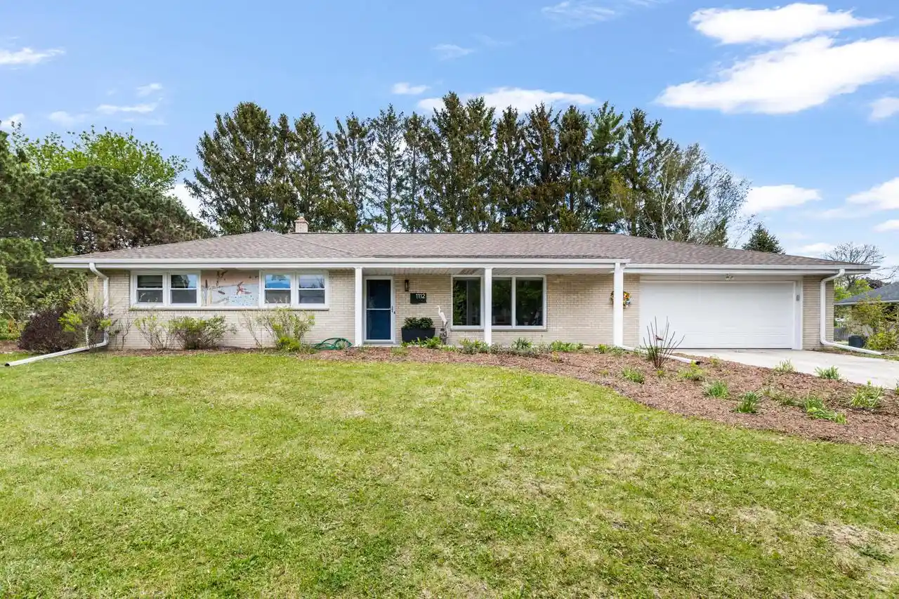 Homes for sale in Port Washington, WI | 1112 Niesen Road Road, Port Washington, WI 53074 | MLS# 1963963