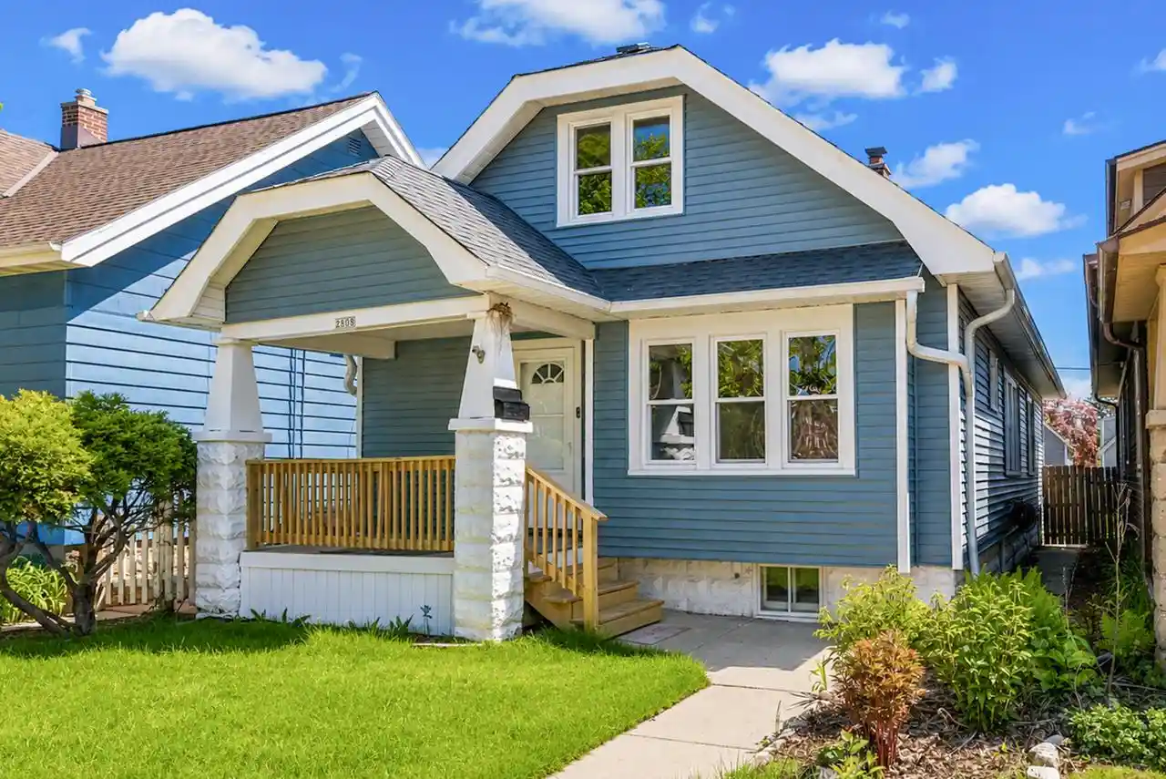 Homes for sale in Milwaukee, WI | 2808 S Greeley Street Street, Milwaukee, WI 53207 | MLS# 1963993