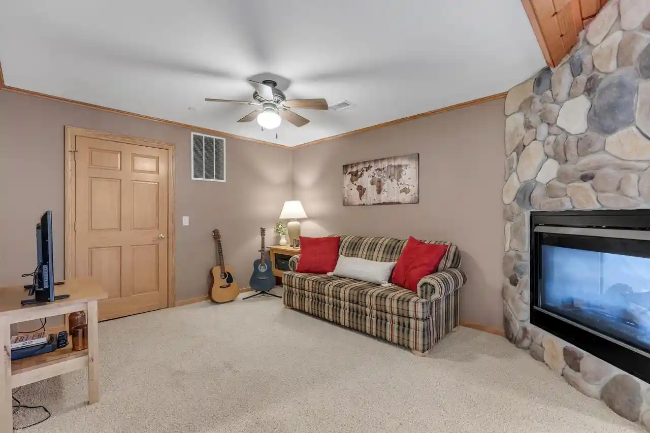 2nd image of 1820 Parkland Dr Dr, Arkdale, WI 54613