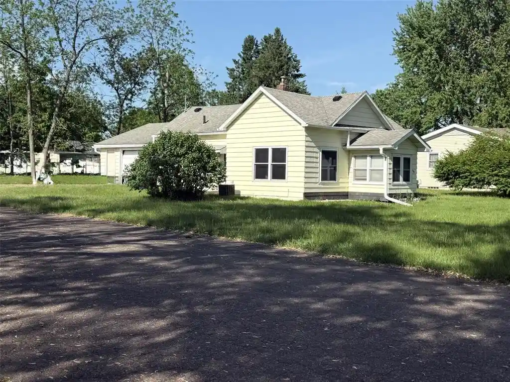 Homes for sale in Chippewa Falls, WI | 536 Olive Street Street, Chippewa Falls, WI 54729 | MLS# 1601518
