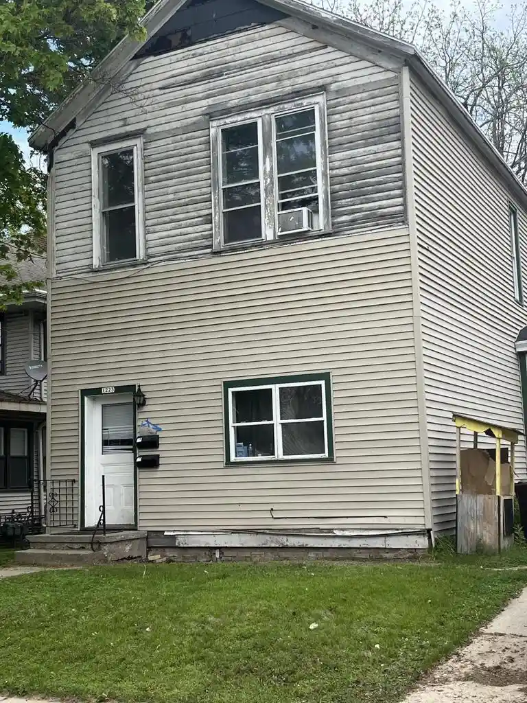 Homes for sale in Manitowoc, WI | 1223 S 8Th Street Street, Manitowoc, WI 54220 | MLS# 1964024