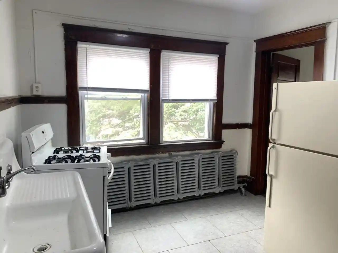 Homes for sale in Milwaukee, WI | 2900 W Arthur Avenue Avenue, Milwaukee, WI 53215 | Houzeo