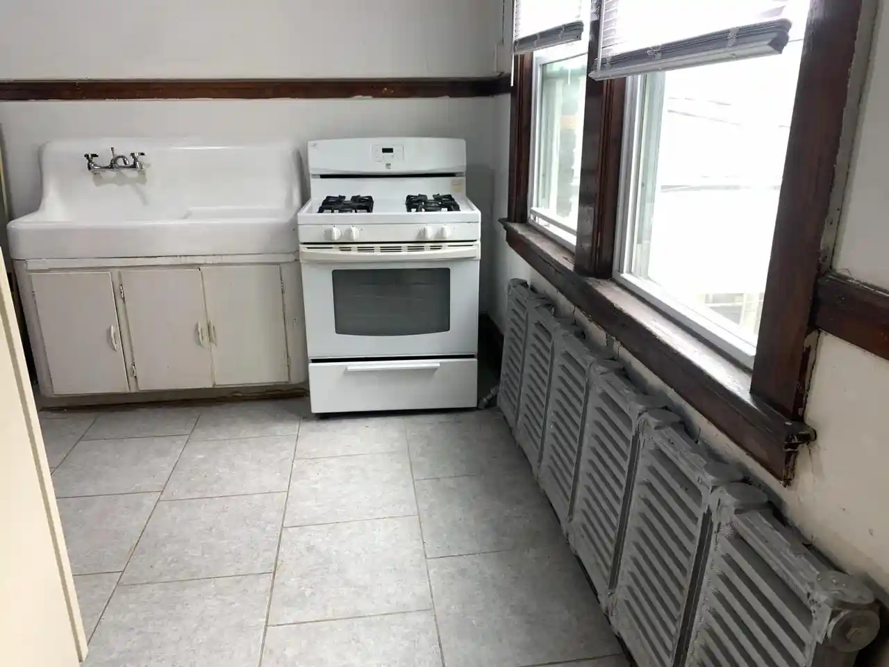 Homes for sale in Milwaukee, WI | 2900 W Arthur Avenue Avenue #2902, Milwaukee, WI 53215 | MLS# 1964027
