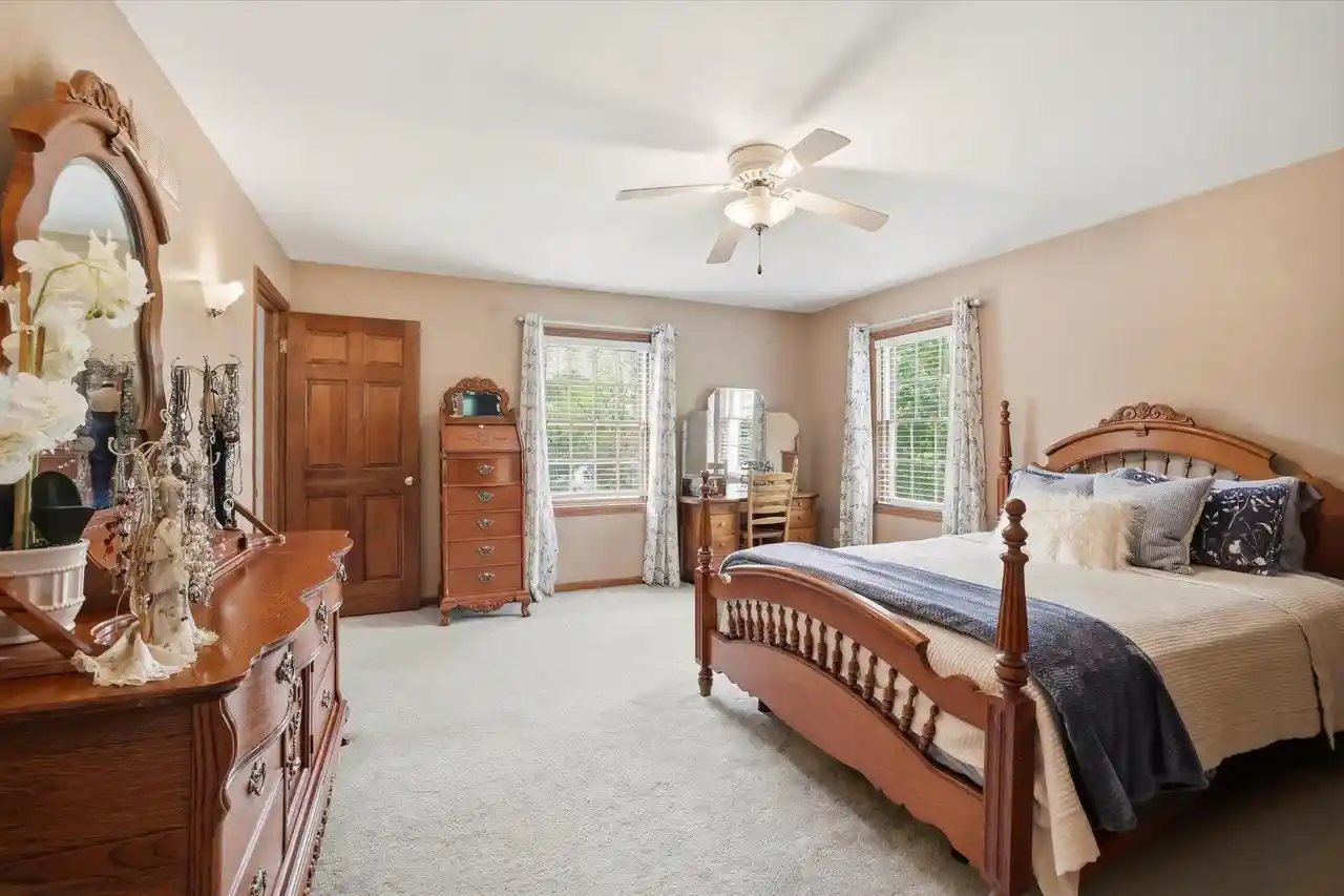 Homes for sale in Cedarburg, WI | 660 Weidman Court Court, Cedarburg, WI 53012 | MLS# 1964059