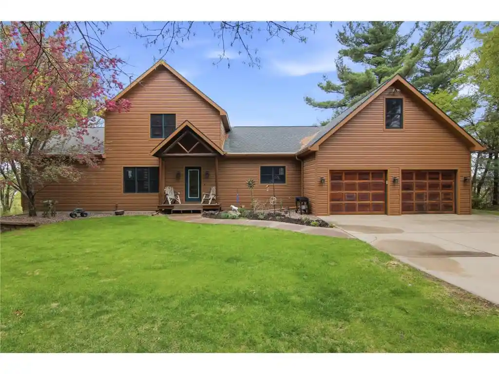 Photo 1 of Single family home for sale at E8200 260th Avenue Avenue, Elk Mound, WI 54739 | MLS# 7080317 | Listing updated on 2026-09-29