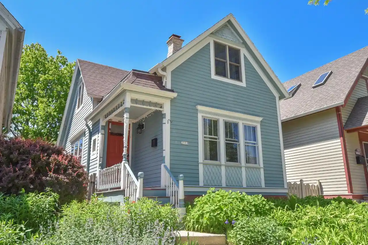 Homes for sale in Milwaukee, WI | 2553 N Dousman Street Street, Milwaukee, WI 53212 | MLS# 1964070