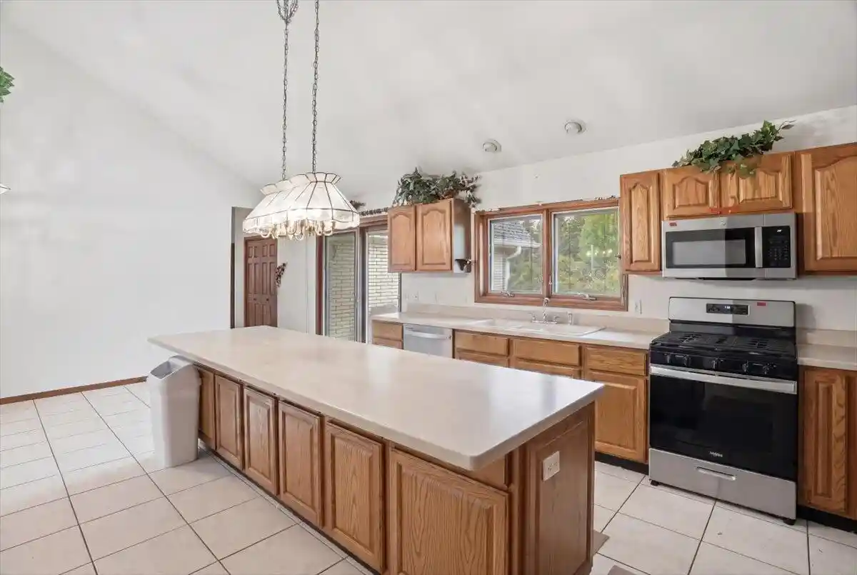 Homes for sale in Kenosha, WI | 1440 45Th Avenue Avenue, Kenosha, WI 53144 | MLS# 1964078