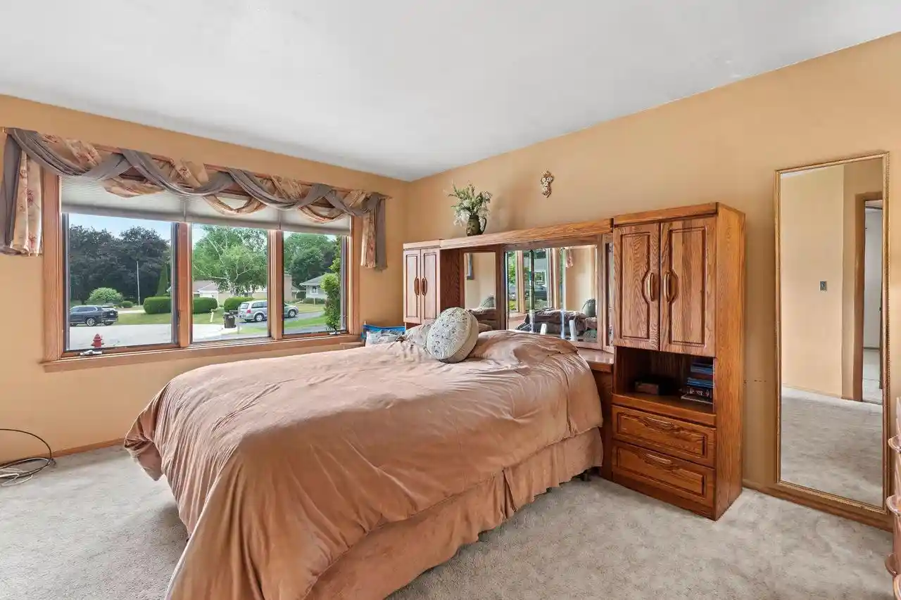 Homes for sale in New Berlin, WI | 13955 W Forest Knoll Court Court, New Berlin, WI 53151 | MLS# 1964102