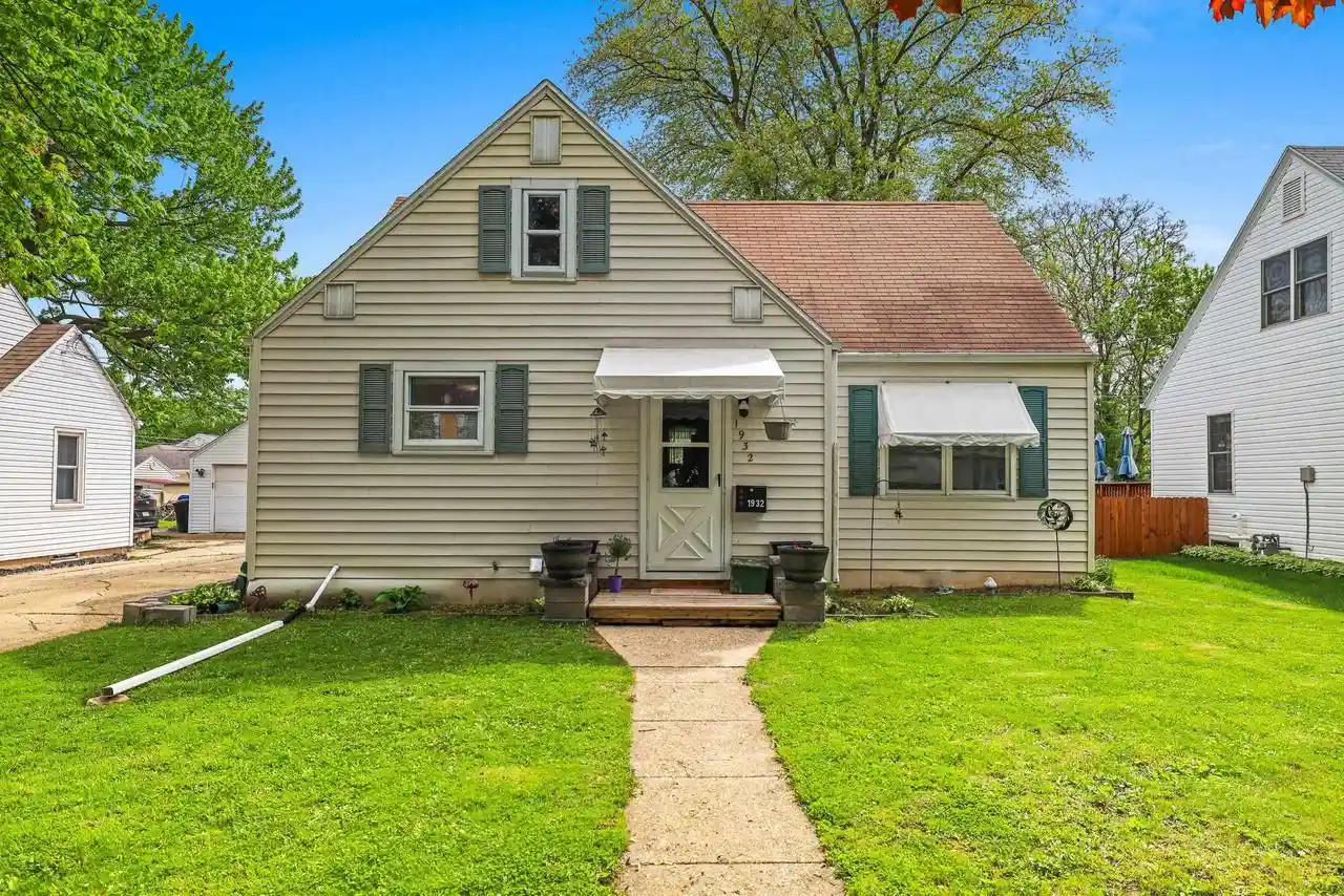Homes for sale in Appleton, WI | 1932 N Division Street Street, Appleton, WI 54911 | MLS# 50326101