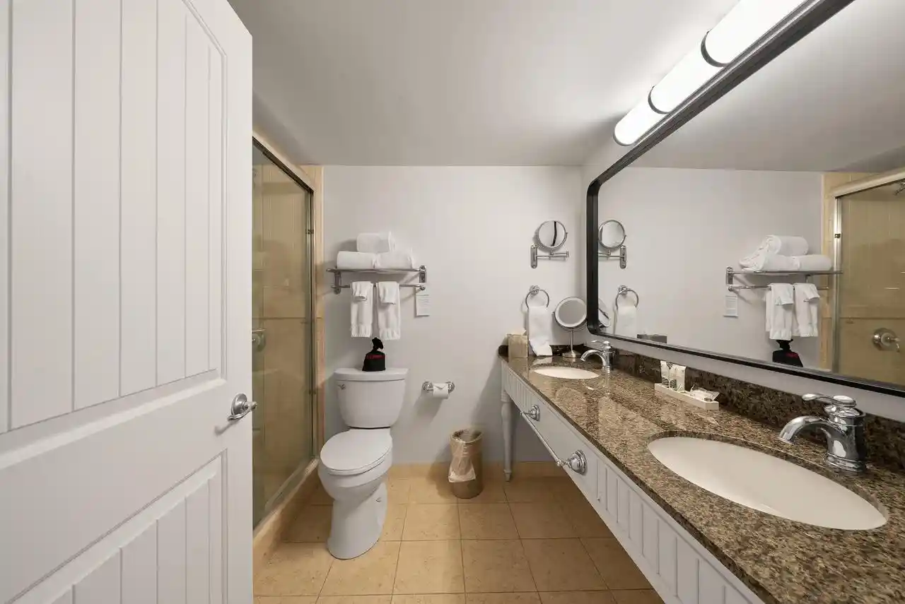 2nd image of 269 Fontana Blvd Blvd, Fontana, WI 53125