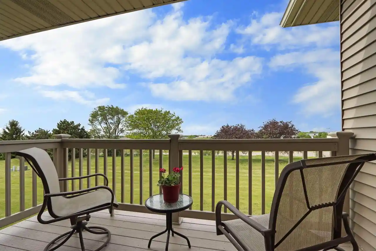Homes for sale in Kenosha, WI | 6834 53rd Street Street, Kenosha, WI 53144 | Houzeo