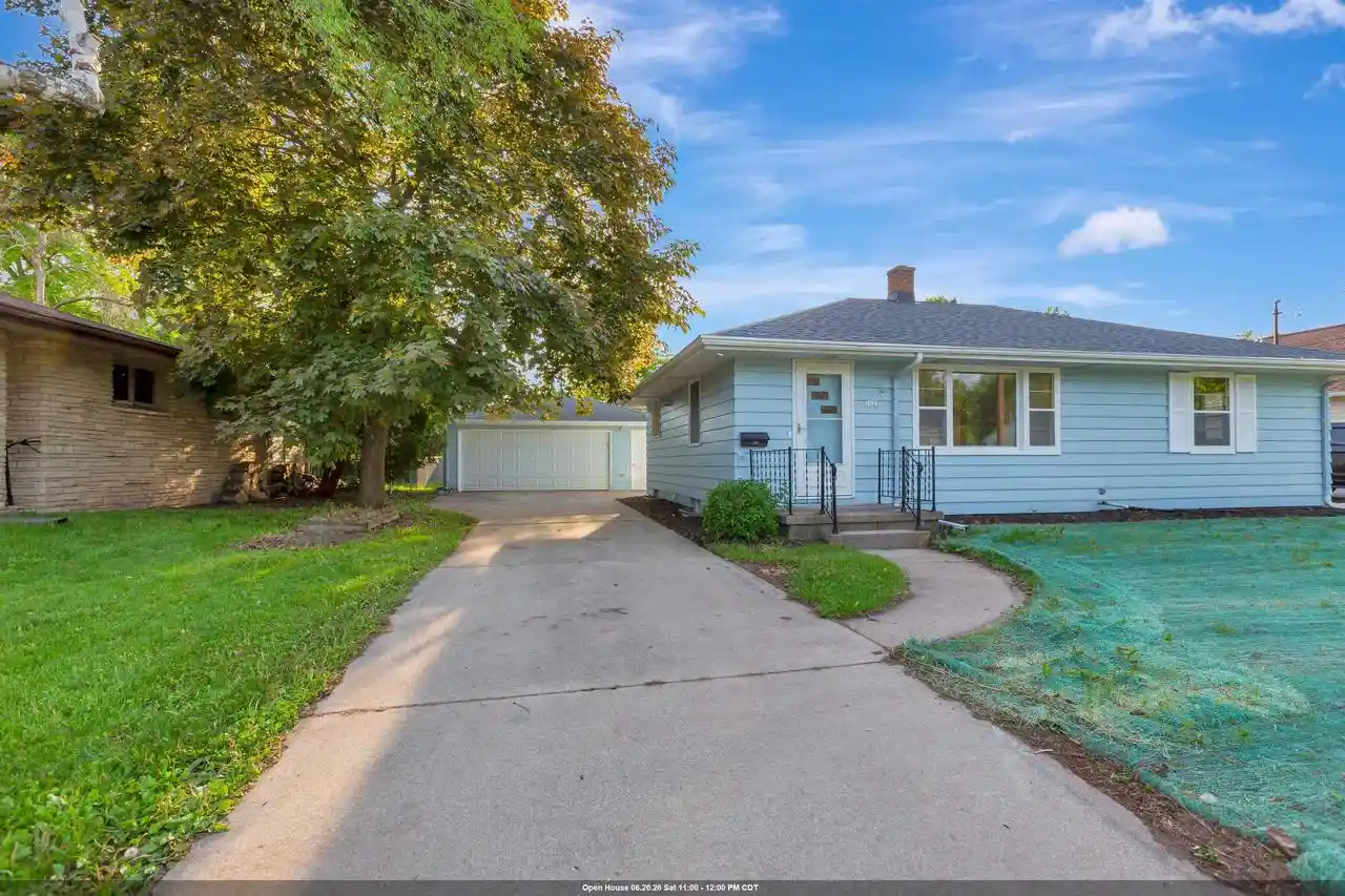 Homes for sale in Oshkosh, WI | 1625 Wisconsin Street Street, Oshkosh, WI 54901 | MLS# 50326117