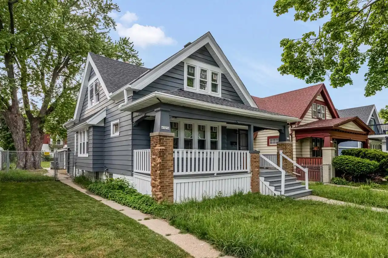2nd image of 4525 N 28th Street Street, Milwaukee, WI 53209 | MLS# 1964154