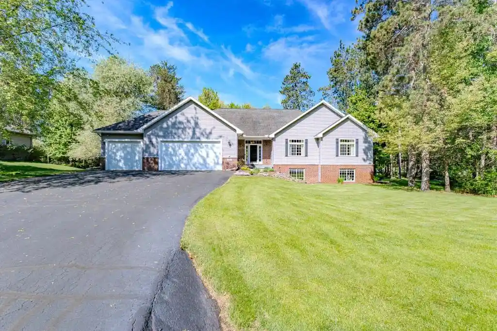 Homes for sale in Kronenwetter, WI | 2263 Meadow Dr Dr, Kronenwetter, WI 54455 | MLS# 22602310