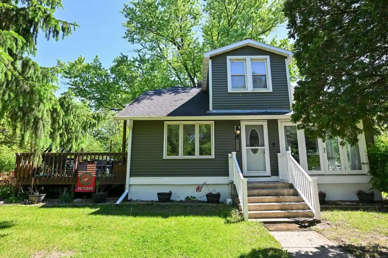 Homes for sale in Salem, WI | 23723 82nd Pl Pl, Salem, WI 53168 | MLS# 1964222