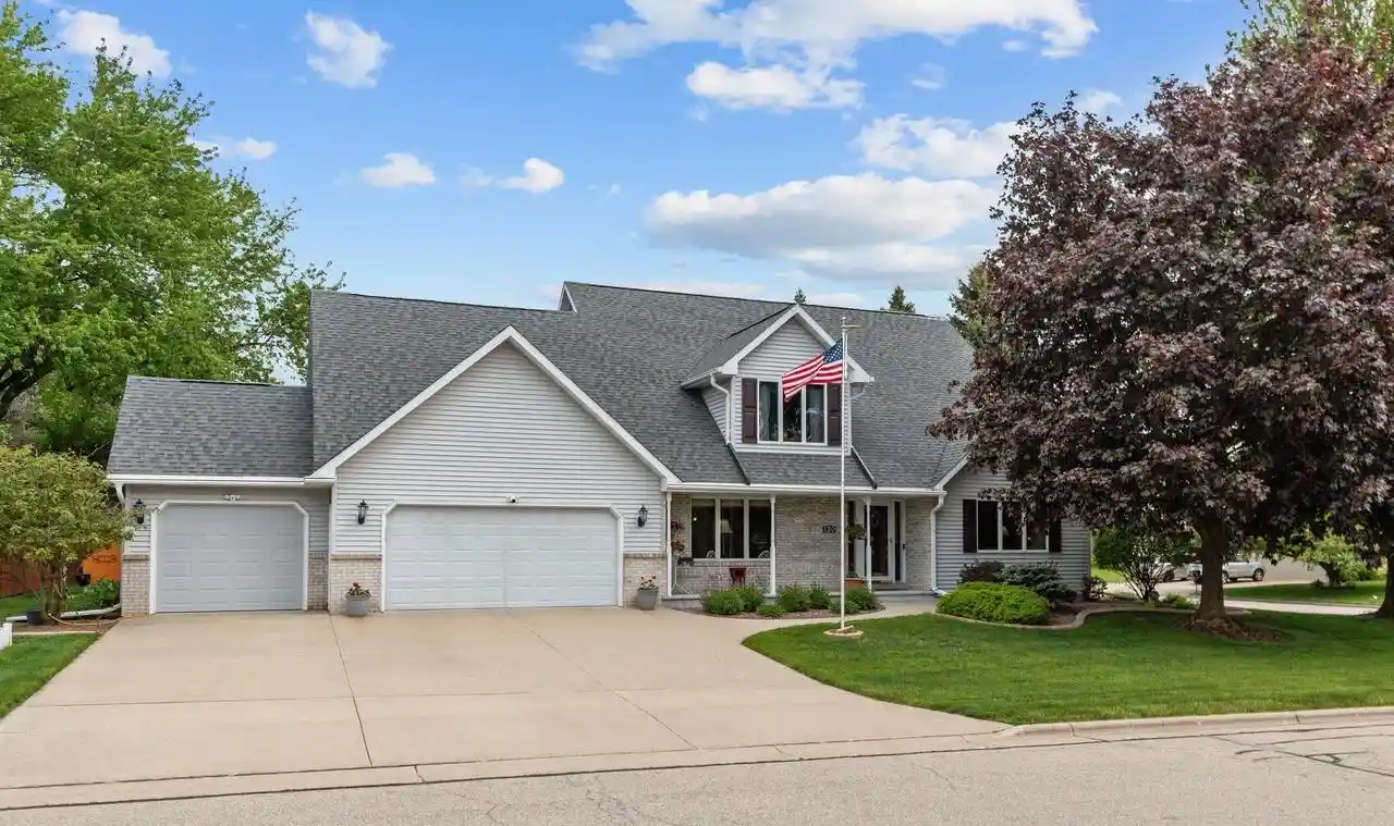 Homes for sale in Neenah, WI | 130 Hilltop Dr Dr, Neenah, WI 54956 | MLS# 50326145