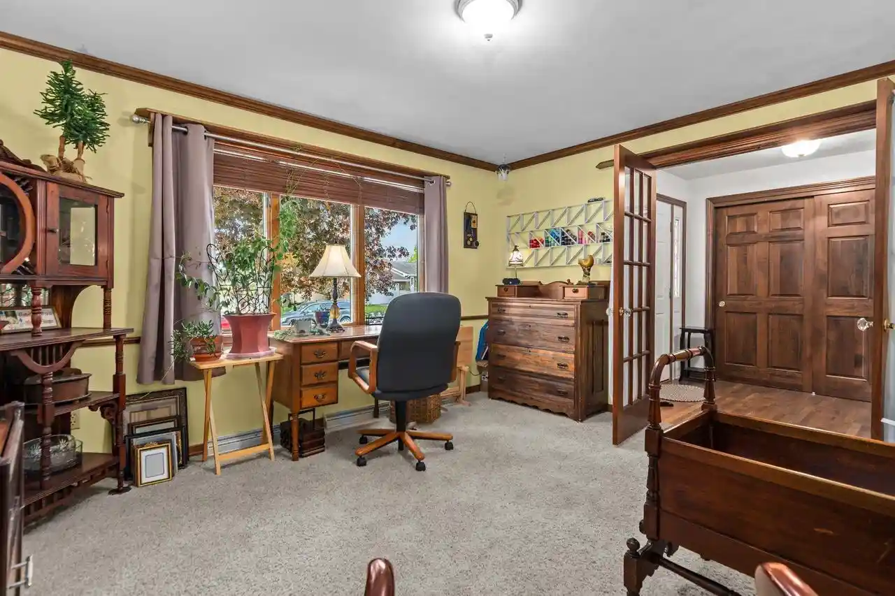 3rd image of 130 Hilltop Dr Dr, Neenah, WI 54956 | MLS# 50326145