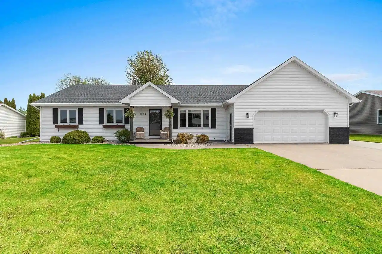 Homes for sale in Appleton, WI | N9634 Chadbury Lane Lane, Appleton, WI 54915 | MLS# 50326147