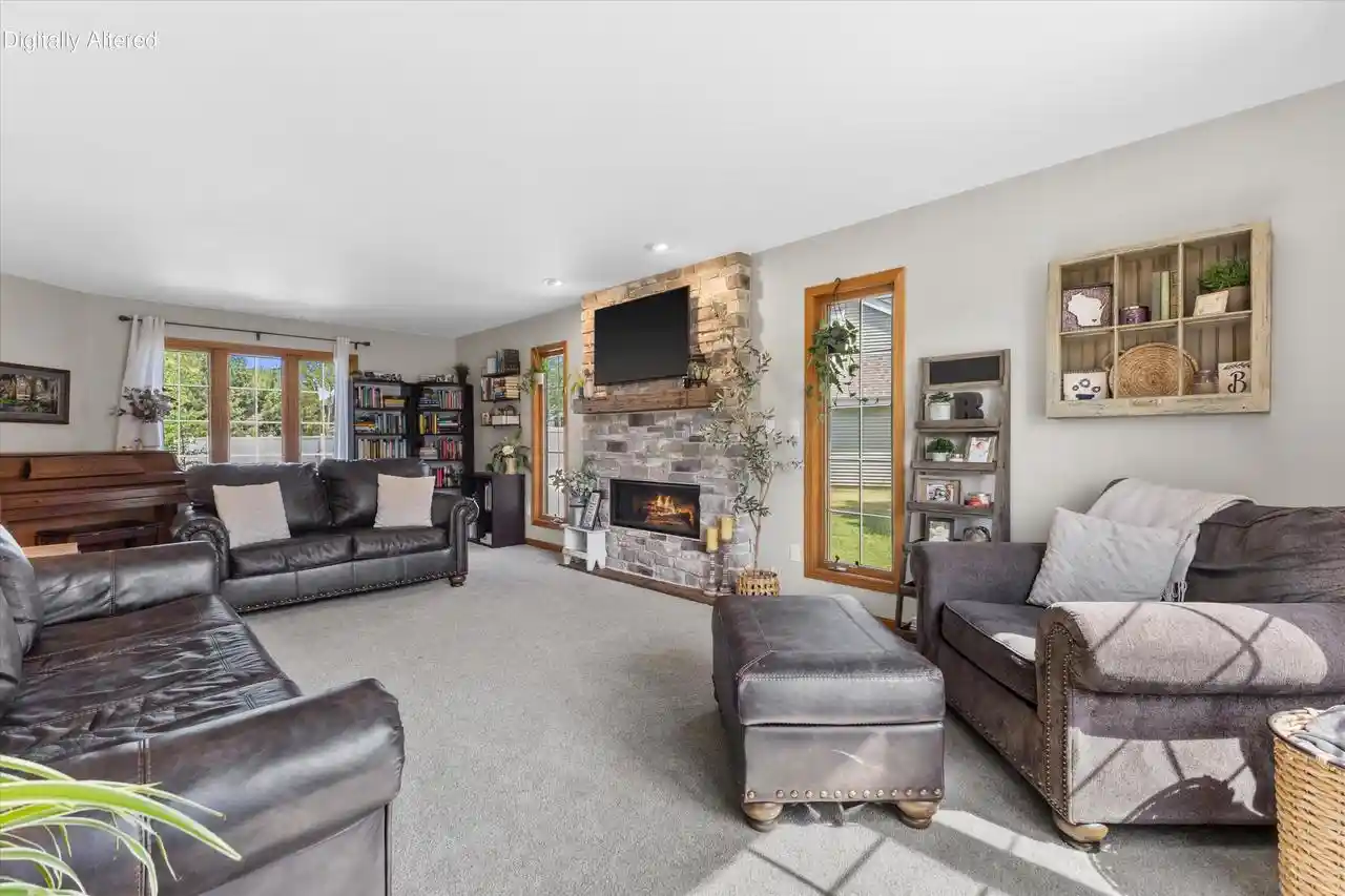 Homes for sale in Waterford, WI | 602 Woodland Circle Circle, Waterford, WI 53185 | MLS# 1964249