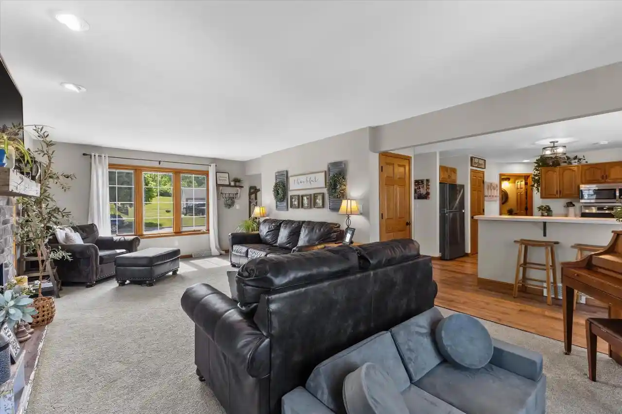 Homes for sale in Waterford, WI | 602 Woodland Circle Circle, Waterford, WI 53185 | MLS# 1964249