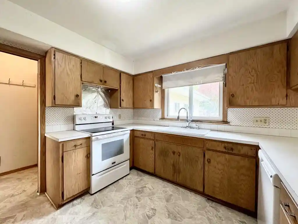 Homes for sale in Sheboygan, WI | 3205 N 10Th Street Street, Sheboygan, WI 53083 | MLS# 1964252