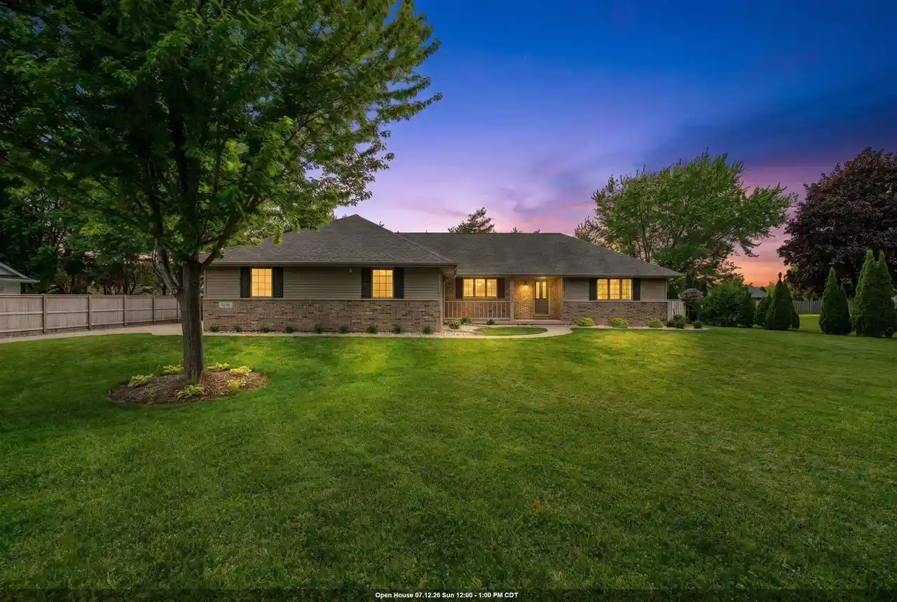 Homes for sale in Menasha, WI | 1112 Lake Park Road Road, Menasha, WI 54952 | MLS# 50326207