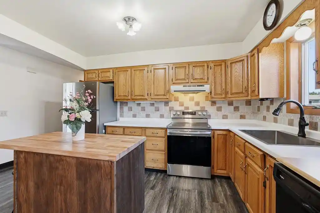 Homes for sale in Marshfield, WI | 3008 W Huetter Street Street, Marshfield, WI 54449 | MLS# 22602323