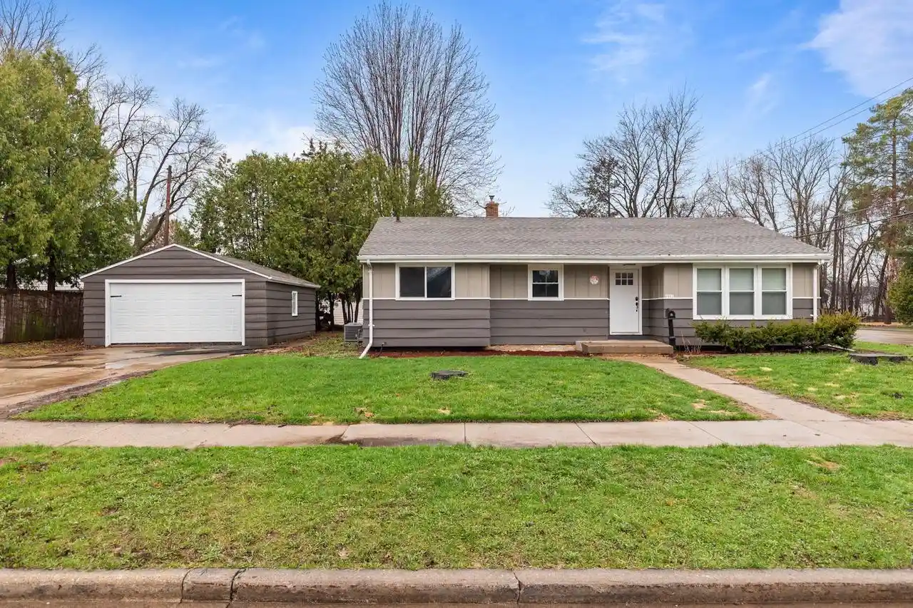 Homes for sale in Appleton, WI | 2007 S Gladys Avenue Avenue, Appleton, WI 54915 | MLS# 50326217