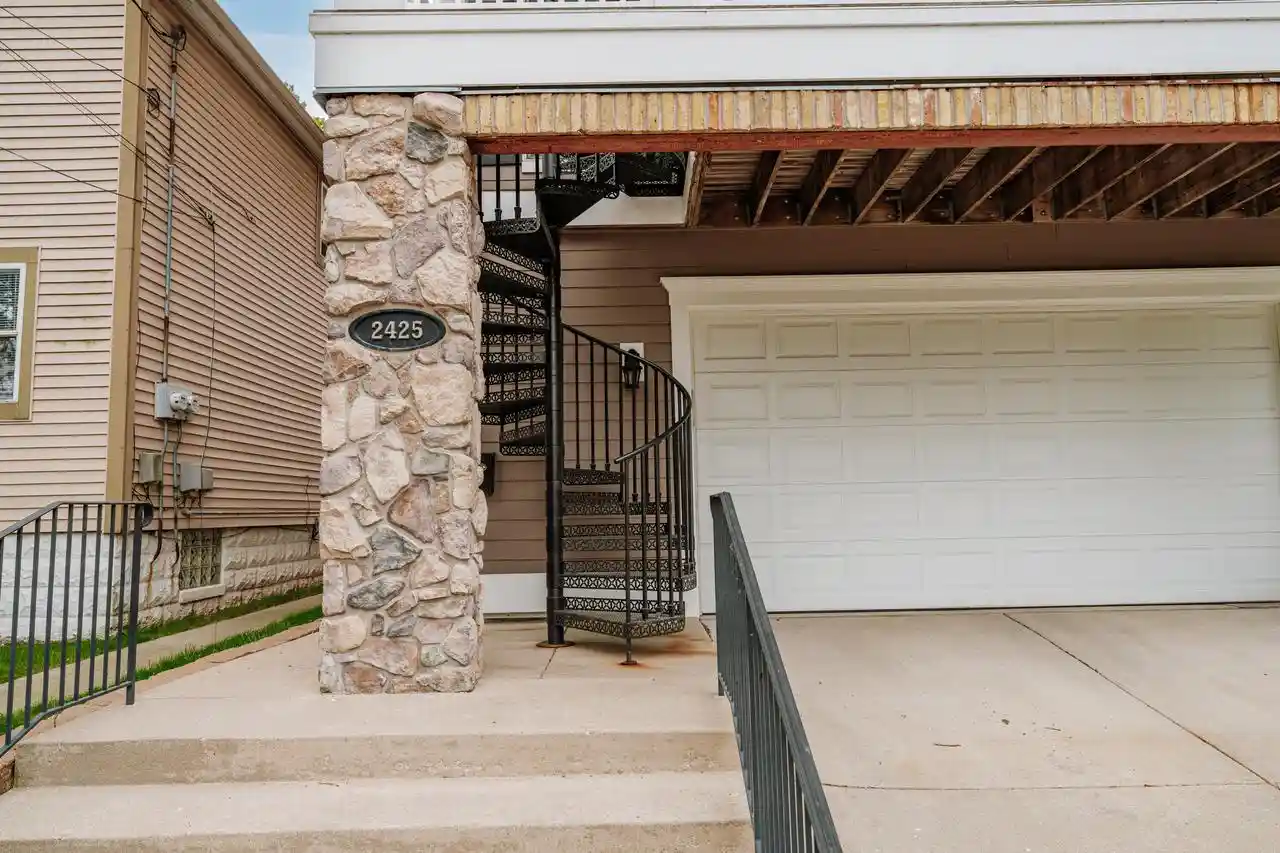 Homes for sale in Milwaukee, WI | 2425 S Superior Street Street, Milwaukee, WI 53207 | MLS# 1964281